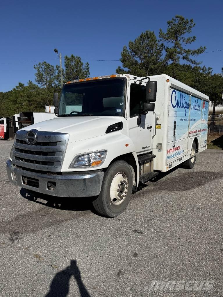 Hino 268 Tovornjaki za prevoz pijač