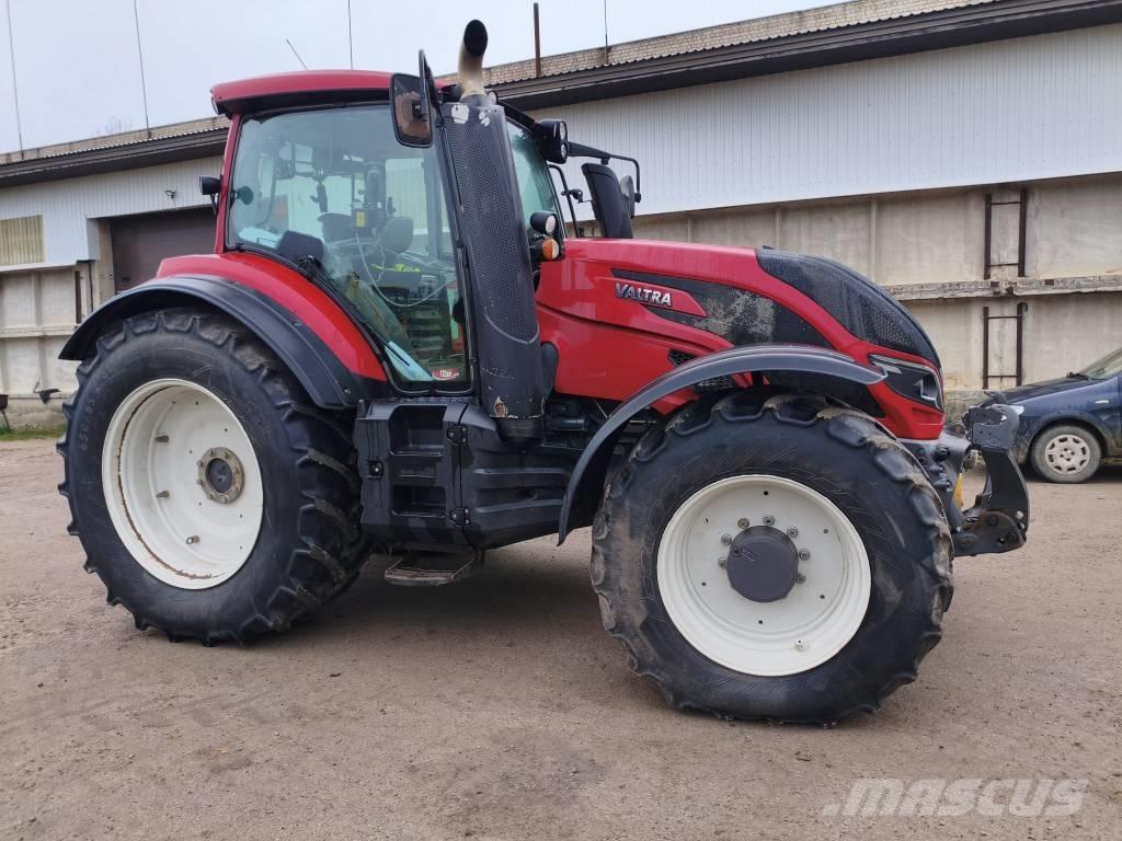 Valtra T 234 V Traktorji