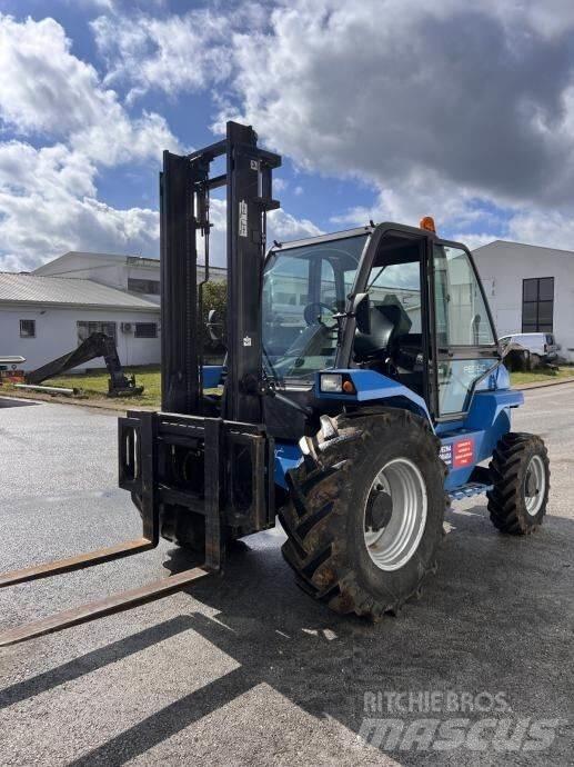 Manitou MC30-4W Terenski viličar