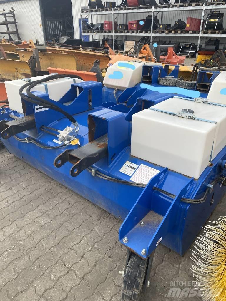  Multi Sweep 2400 mm Cestni pometači