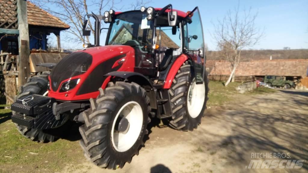 Valtra A 124 Traktorji