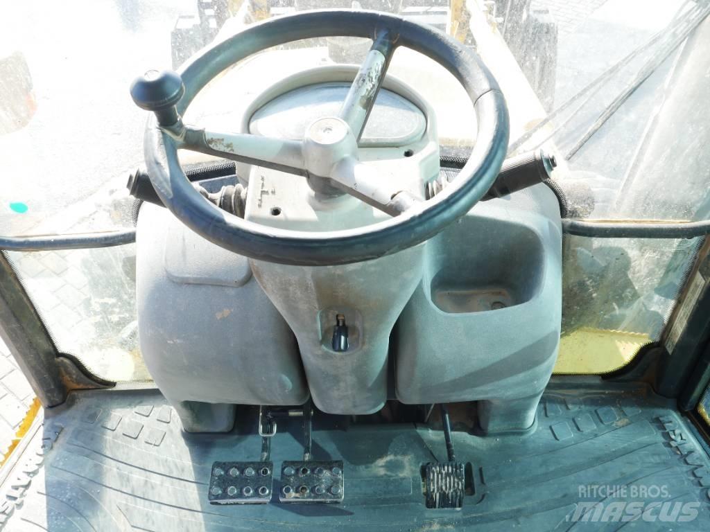 Komatsu WB 97 R-5 Rovokopači