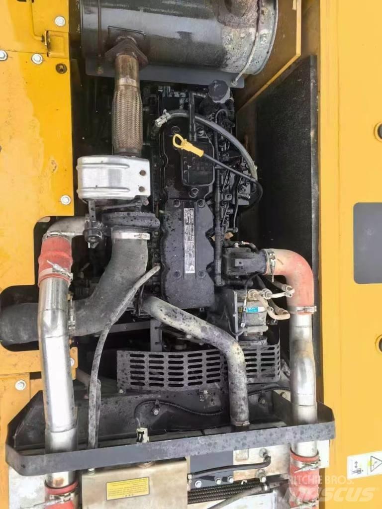 XCMG XE 200 DA Bagri goseničarji