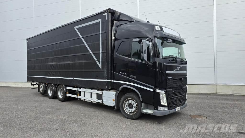 Volvo FH Tovornjaki s ponjavo