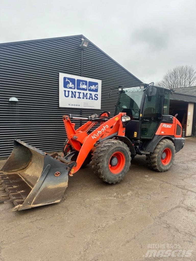 Kubota R 082 Kolesni nakladalci