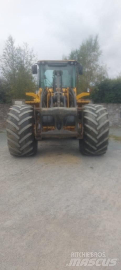 Volvo L 120 F Kolesni nakladalci