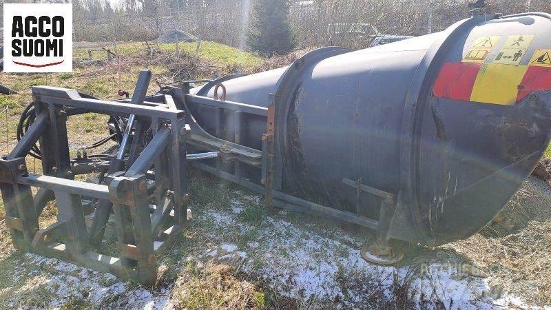 AM ALUEAURA 300 Snežne deske in plugi
