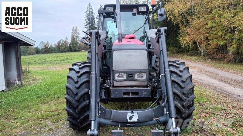 Valtra 6850 Traktorji