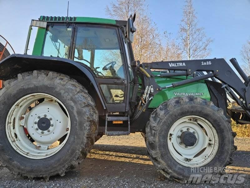 Valtra 6850 HITECH Traktorji