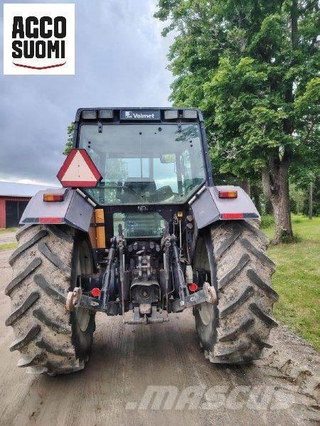 Valtra 8400 Traktorji