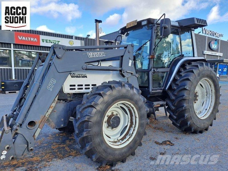 Valtra 8400 Traktorji
