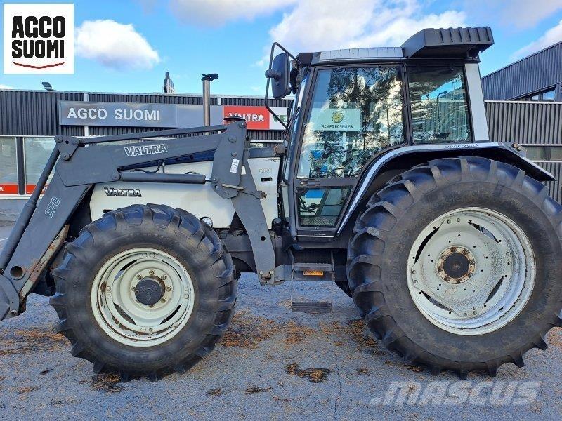 Valtra 8400 Traktorji