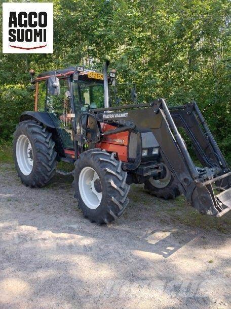 Valtra 900 Traktorji