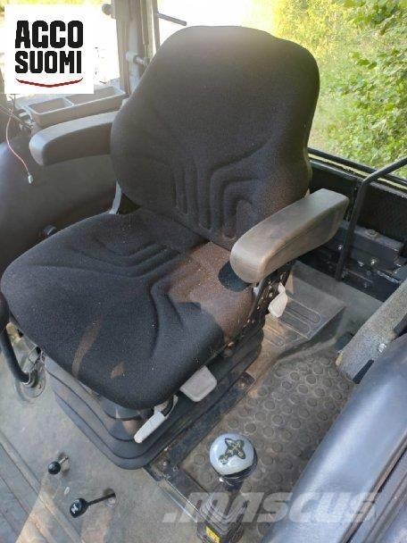 Valtra 900 Traktorji