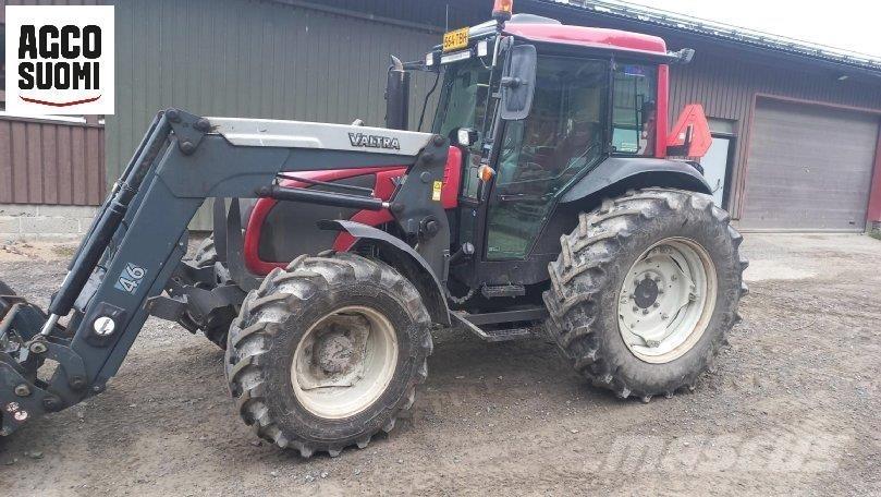 Valtra A93 Traktorji