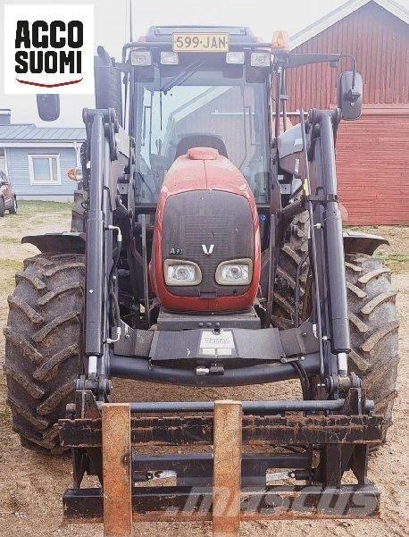Valtra A93 H Traktorji