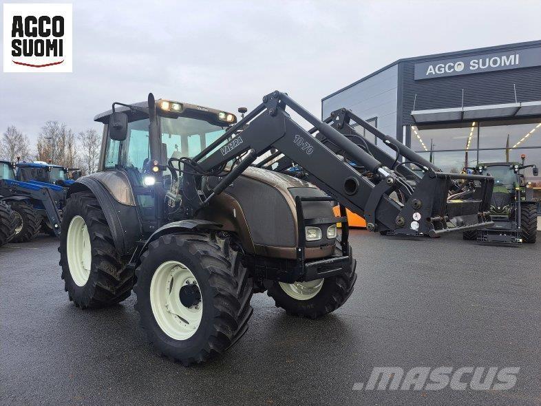 Valtra M120 Traktorji