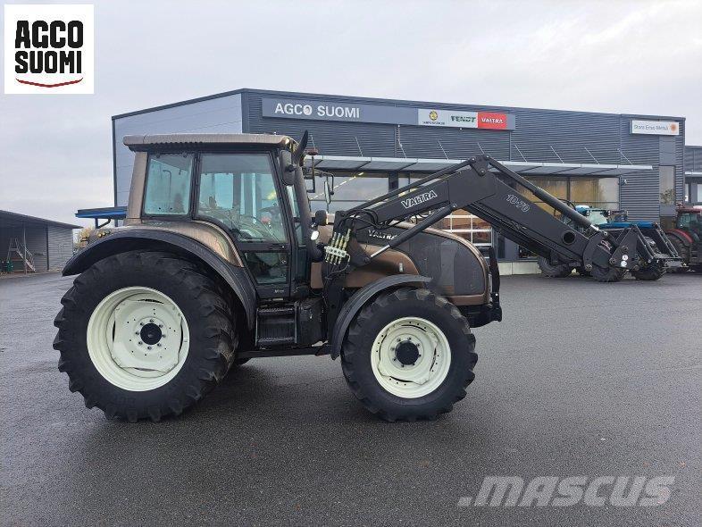 Valtra M120 Traktorji