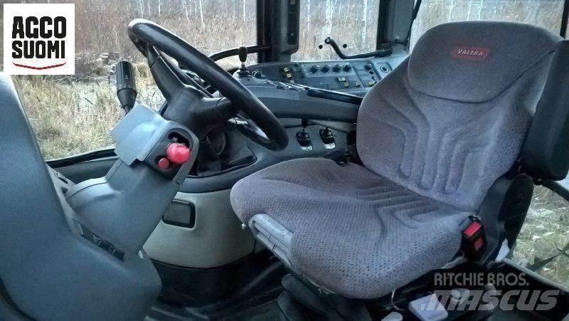 Valtra M130 Traktorji