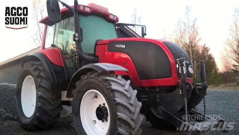 Valtra M130 Traktorji