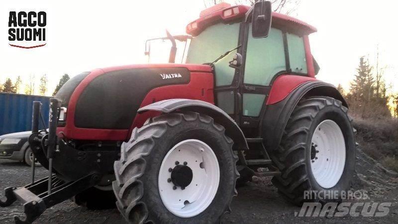 Valtra M130 Traktorji