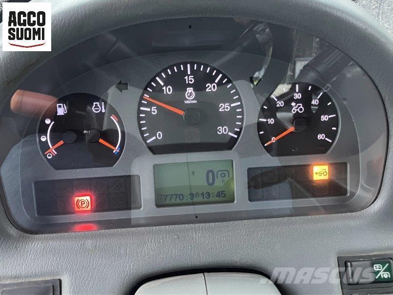 Valtra N121A Traktorji