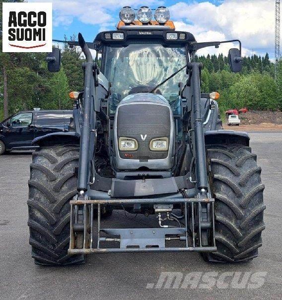 Valtra N141 A Traktorji