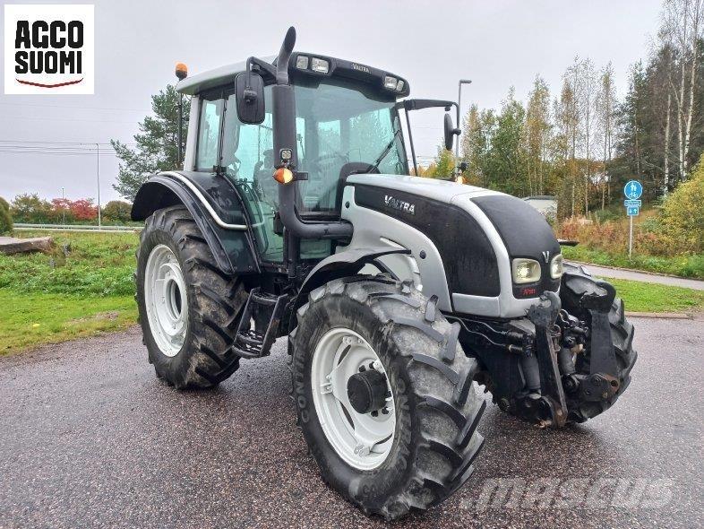 Valtra N141 A Traktorji