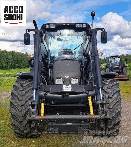 Valtra N141 H Traktorji