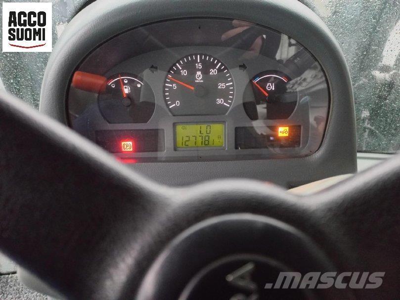 Valtra N141 H Traktorji