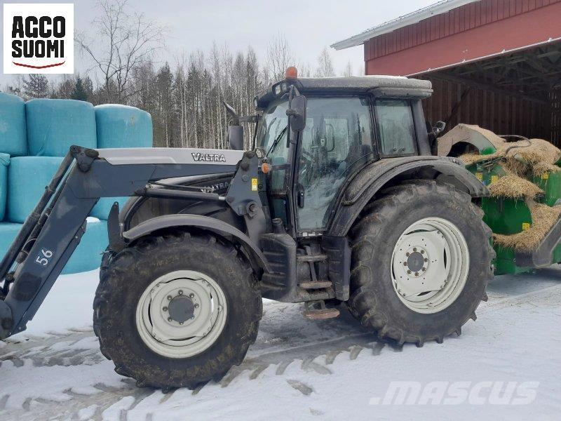Valtra N141 H Traktorji