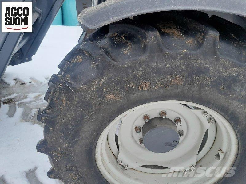 Valtra N141 H Traktorji