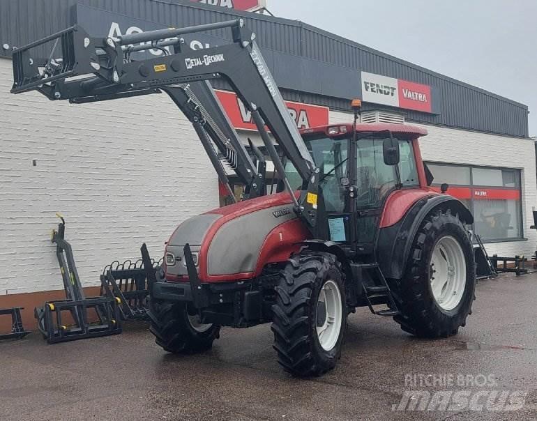 Valtra T150 Traktorji