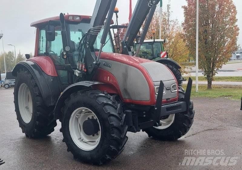 Valtra T150 Traktorji