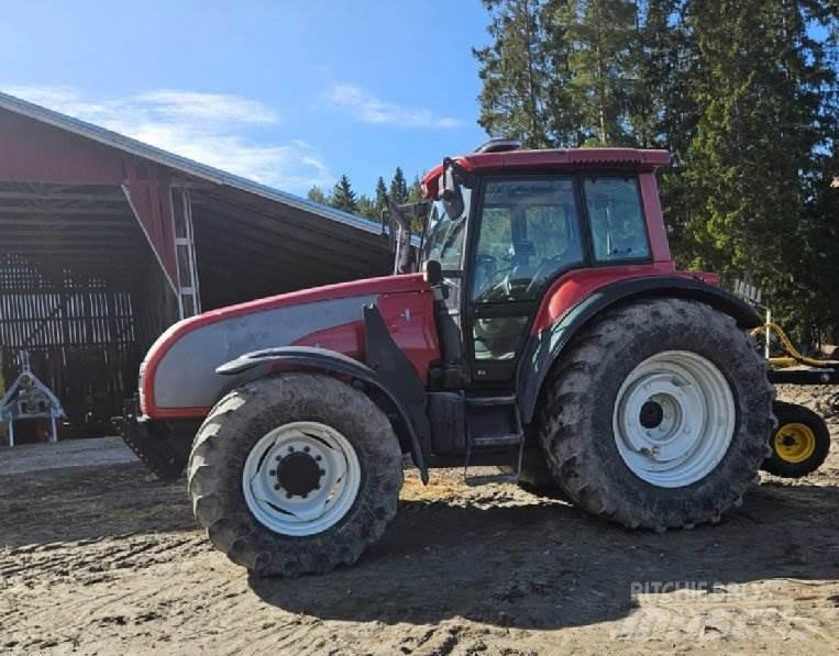 Valtra T180 Traktorji
