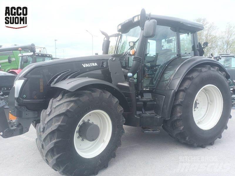 Valtra T213 VERSU Traktorji