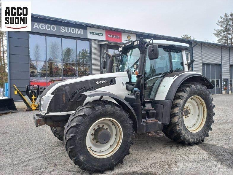 Valtra T213 VERSU Traktorji