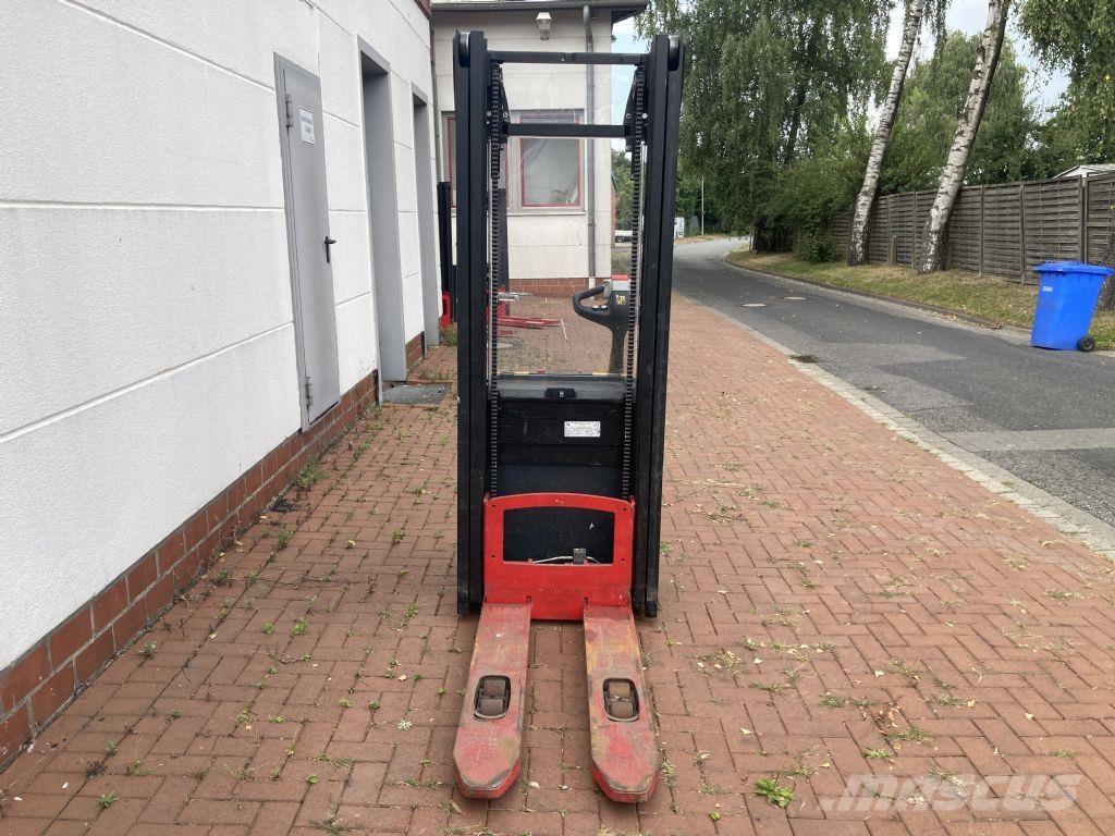 Hyster S 1.0 Ročni električni viličar