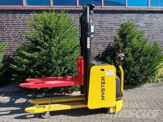 Hyster S 1.4 IL Ročni električni viličar