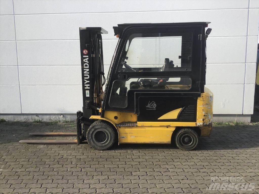 Hyundai 32B-7 Električni viličarji