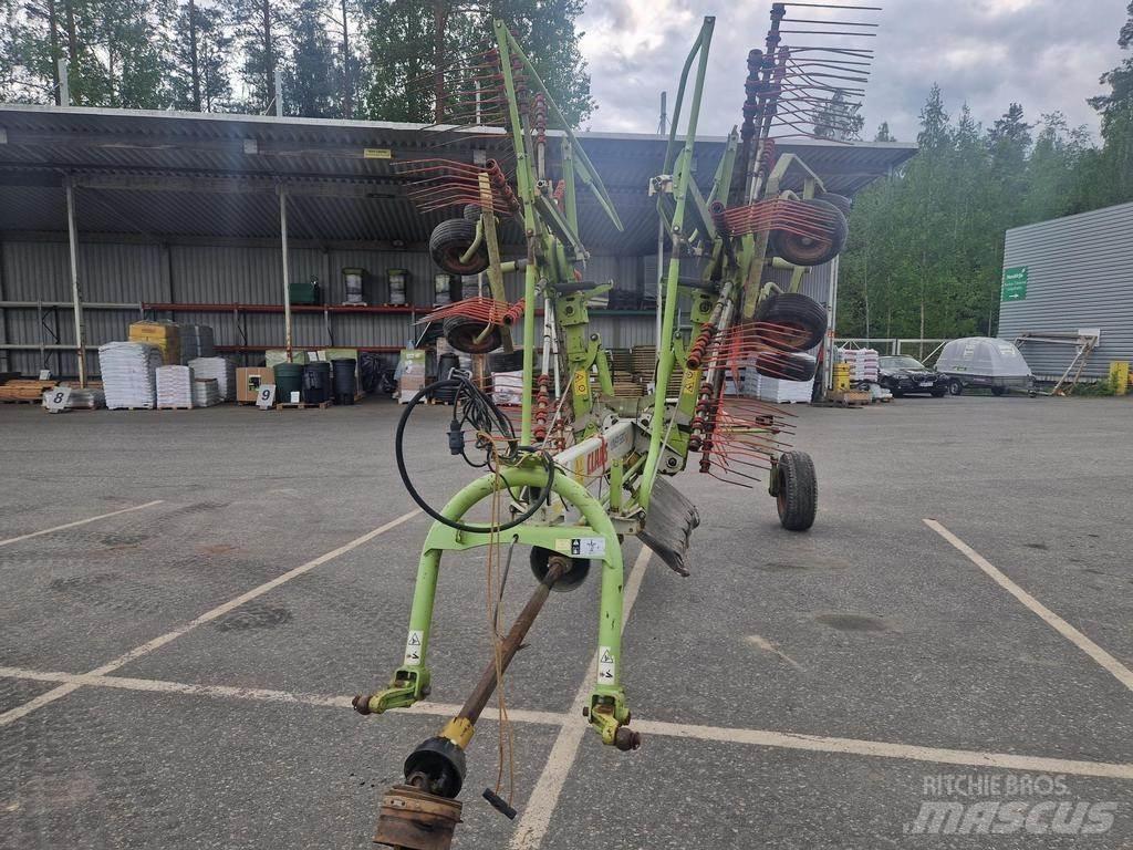 CLAAS 680 Obračalniki in zgrabljalniki