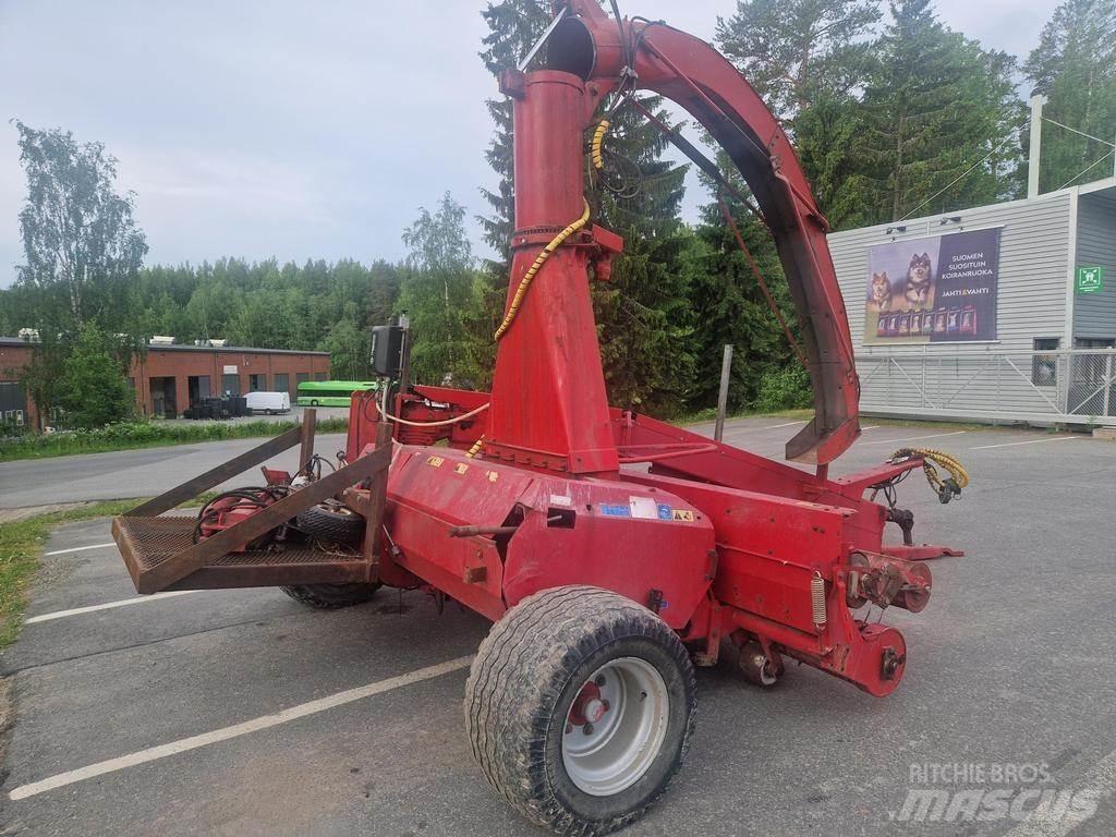 JF 1350 Kombajni za krmo