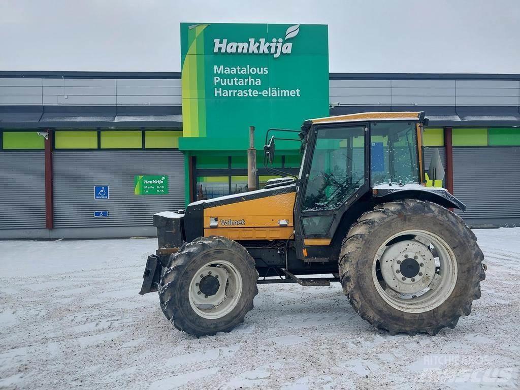 Valmet 665 Traktorji