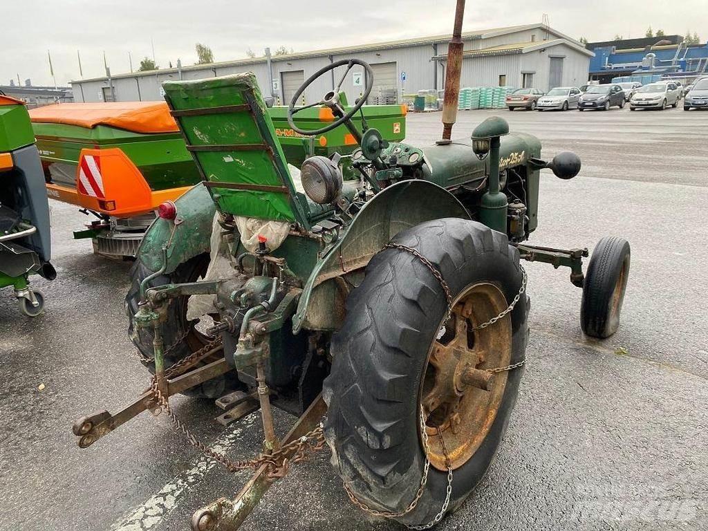 Zetor A25 Traktorji