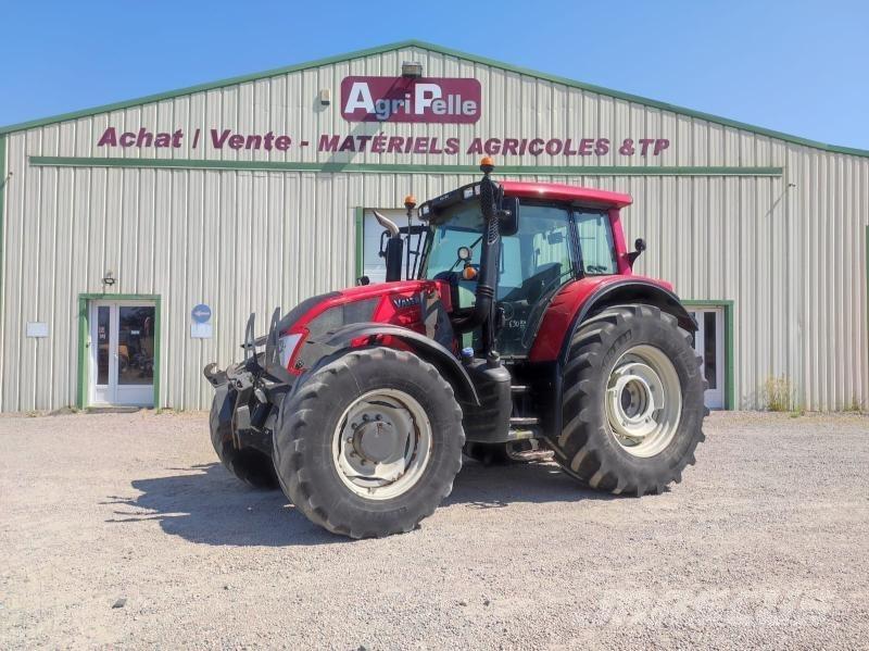 Valtra N163 Traktorji