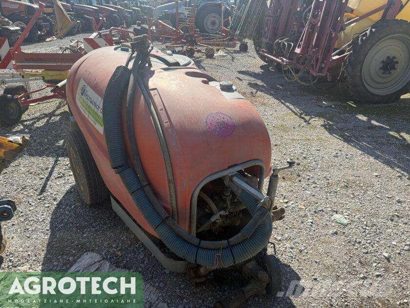  800 λίτρα Traktorji