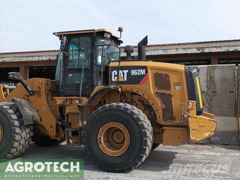 CAT 962M Traktorji