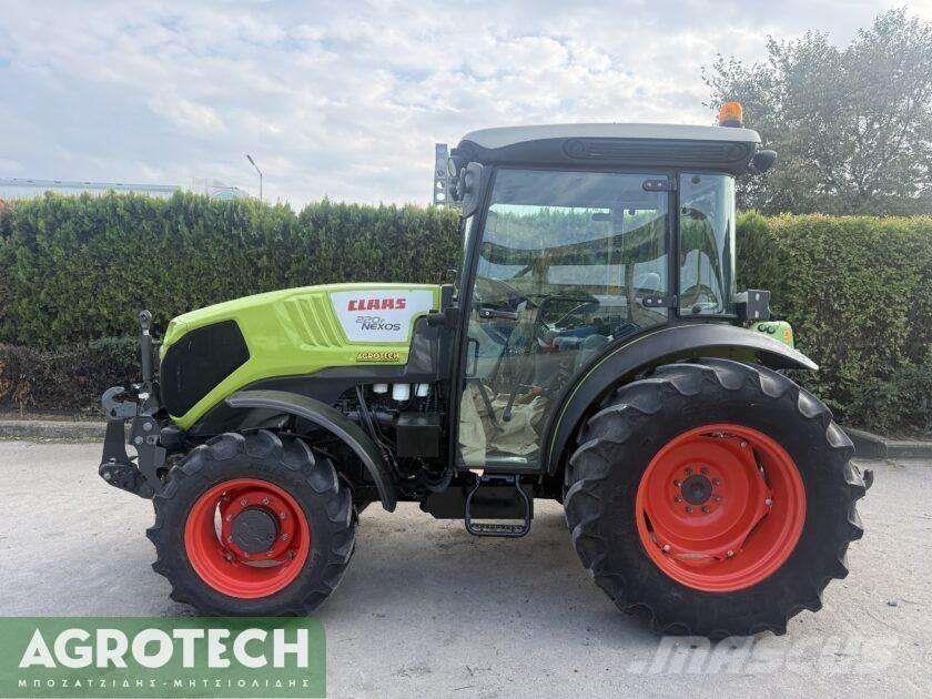 CLAAS NEXOS 220F Traktorji