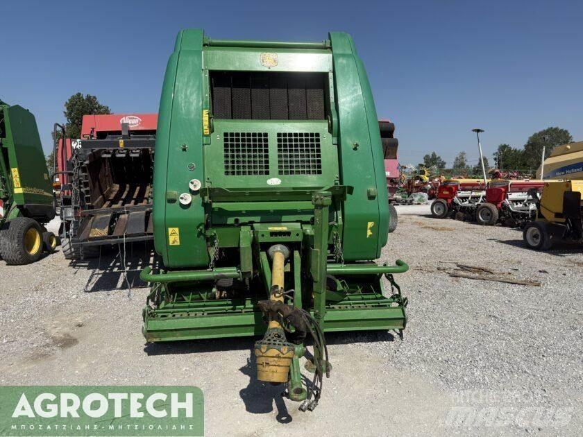 John Deere 864 Balirke (okrogle bale)
