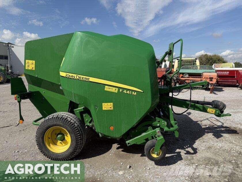 John Deere F441M Balirke (okrogle bale)